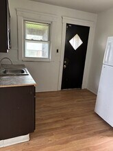 826 Whitcomb Rd in Cleveland, OH - Building Photo - Building Photo