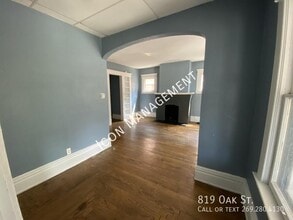 819 Oak St in Kalamazoo, MI - Building Photo - Building Photo