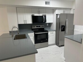 2600 S University Dr in Fort Lauderdale, FL - Building Photo - Building Photo