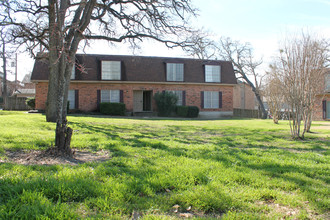 Normandy Square Apartments in College Station, TX - Building Photo - Building Photo