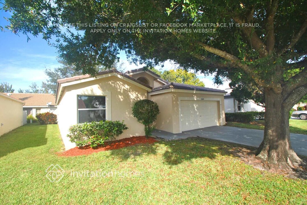 5584 American Cir in Delray Beach, FL - Building Photo