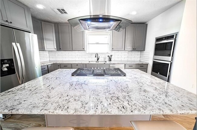 10011 Cliffwood Dr in Houston, TX - Building Photo - Building Photo