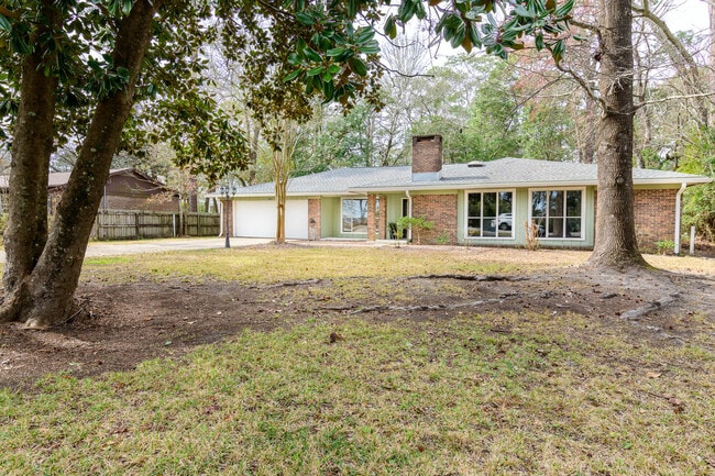 1688 Vine Ave in Niceville, FL - Building Photo - Building Photo