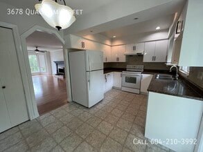 3678 Qualicum St in Abbotsford, BC - Building Photo - Building Photo