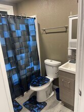 2529 Crommelin Ave, Unit 2533 in Modesto, CA - Foto de edificio - Building Photo