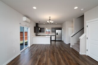 604 F and S Grade Rd in Sedro Woolley, WA - Building Photo - Building Photo