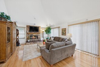 126 Malloy Dr in East Quogue, NY - Building Photo - Building Photo