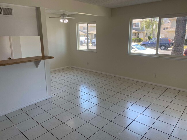 597 Paseo La Perla in Thousand Oaks, CA - Building Photo - Building Photo