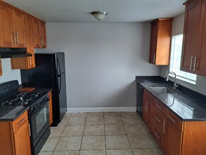 2641 74th Ave in Oakland, CA - Building Photo - Building Photo