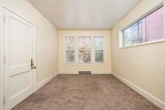 1063 Beaconsfield Ave, Unit 4 in Grosse Pointe Park, MI - Building Photo - Building Photo