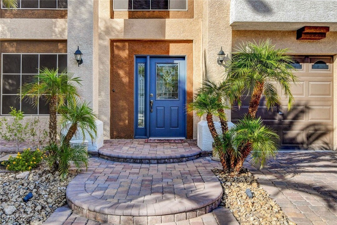 6734 Coronado Crest Ave in Las Vegas, NV - Building Photo