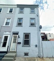 2663 Webb St in Philadelphia, PA - Building Photo