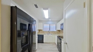 162 Hunter Dr in Cedar Hill, TX - Building Photo - Building Photo