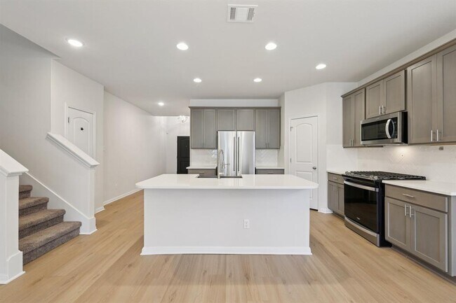 308 Castlefields St in Hutto, TX - Building Photo - Building Photo