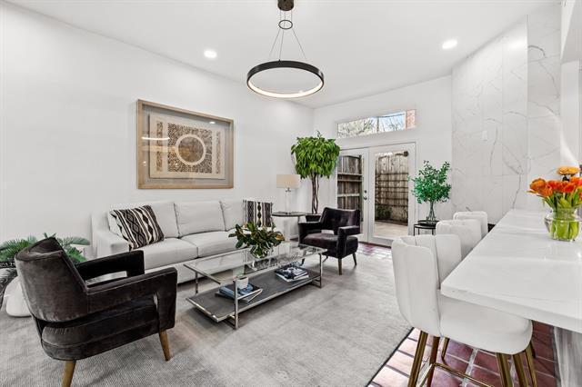 4006 Holland Ave in Dallas, TX - Foto de edificio - Building Photo