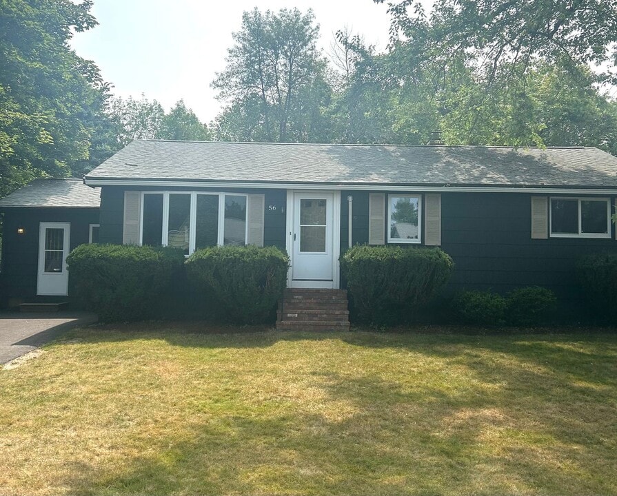 56 Constitution Dr in Westbrook, ME - Building Photo
