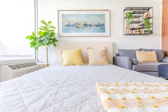 1950 W 49th St in Hialeah, FL - Foto de edificio - Building Photo