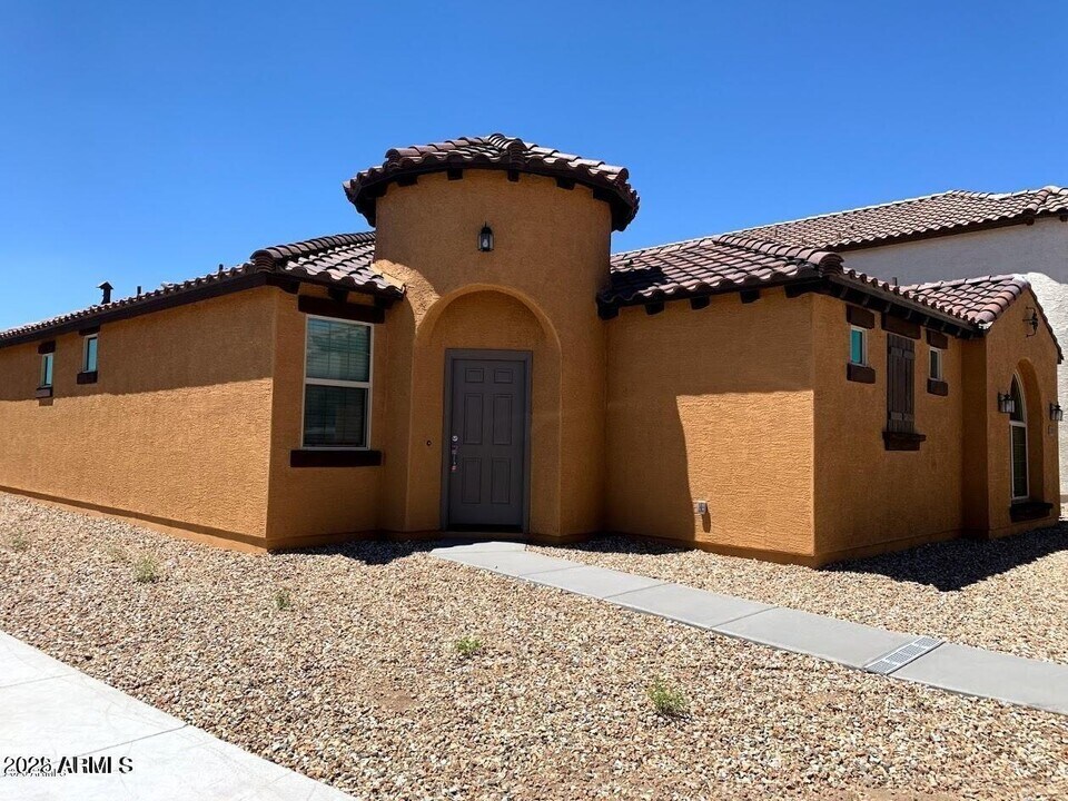 2919 N Athena in Mesa, AZ - Foto de edificio