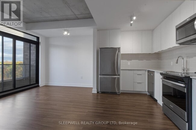 1360 Carling Ave in Ottawa, ON - Building Photo - Building Photo