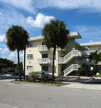 Hamilton Arms Apartments in Hollywood, FL - Building Photo - Building Photo