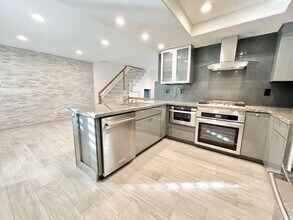 1501 Artesia Blvd in Manhattan Beach, CA - Building Photo - Building Photo