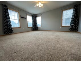 4536 NE McDougal Ln in Ankeny, IA - Building Photo - Building Photo
