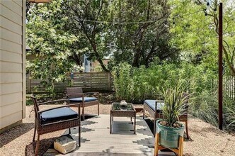 2001 Faro Dr in Austin, TX - Building Photo - Building Photo