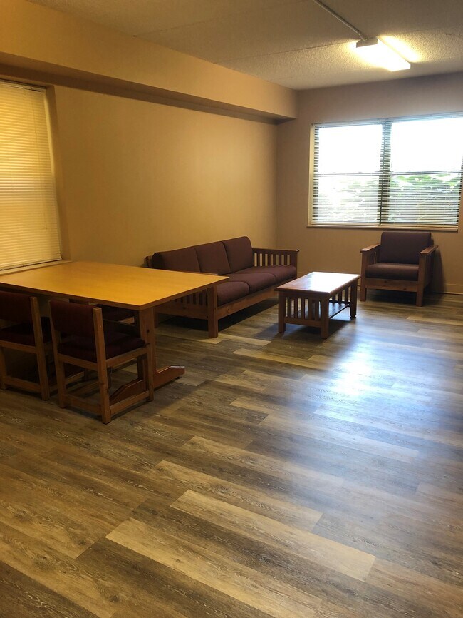 81 Genesee St Apartments and Nearby Auburn Apartments For Rent Auburn, NY