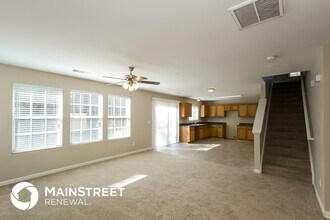 5677 Sable Way in Atlanta, GA - Foto de edificio - Building Photo