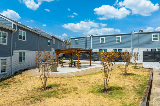 Eclipse Of White Rock in Dallas, TX - Building Photo - Building Photo