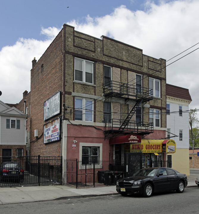 310 14th Ave in Newark, NJ - Building Photo