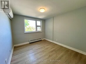 3046 Jaguar Valley Dr in Mississauga, ON - Building Photo - Building Photo
