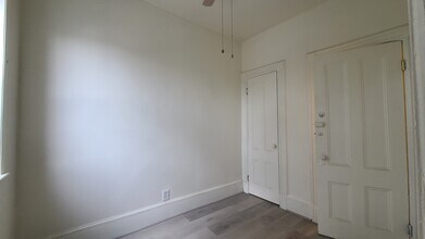 242 Bowers St, Unit 3 in Jersey City, NJ - Building Photo - Building Photo