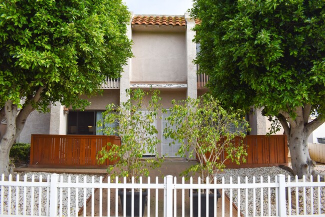 Pearl Street in La Jolla, CA - Building Photo - Interior Photo