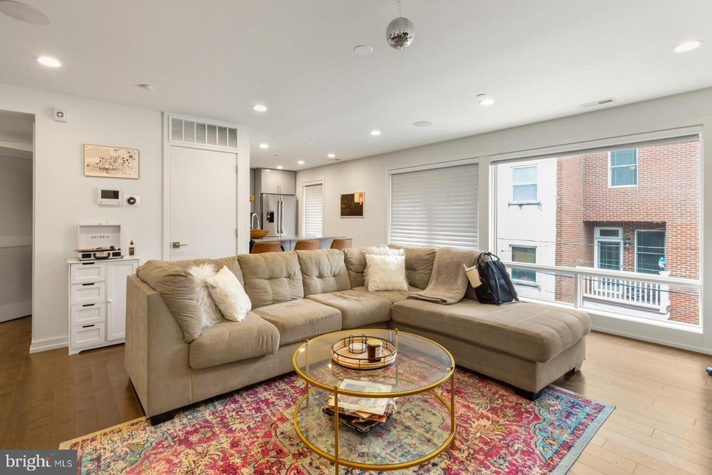 728-30 S Sartain St in Philadelphia, PA - Building Photo