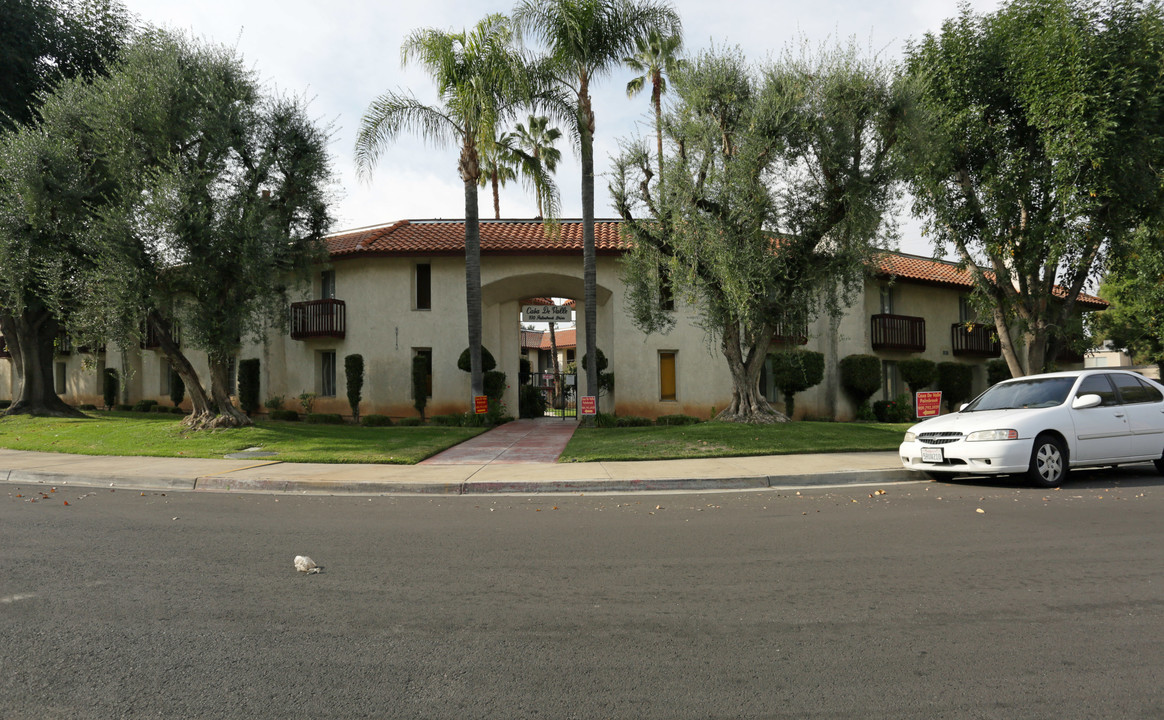 CASA DE VALLE in Redlands, CA - Building Photo