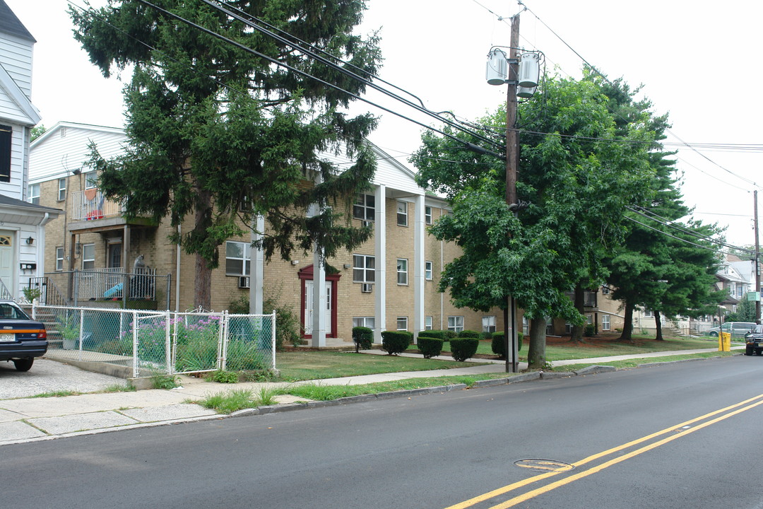 Chilton Manor in Elizabeth, NJ - Foto de edificio