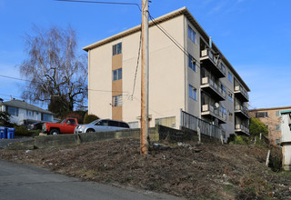 Westview Apartments in New Westminster, BC - Building Photo - Building Photo