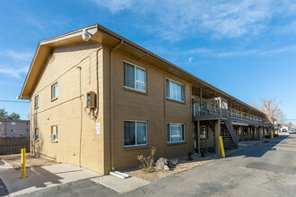 Continental Court Apartments II in Denver, CO - Building Photo - Building Photo