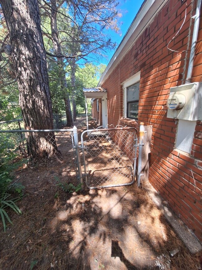 418 Pine St in Clyde, TX - Foto de edificio - Building Photo