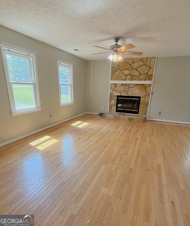 32 Russell Ln in Carrollton, GA - Building Photo - Building Photo