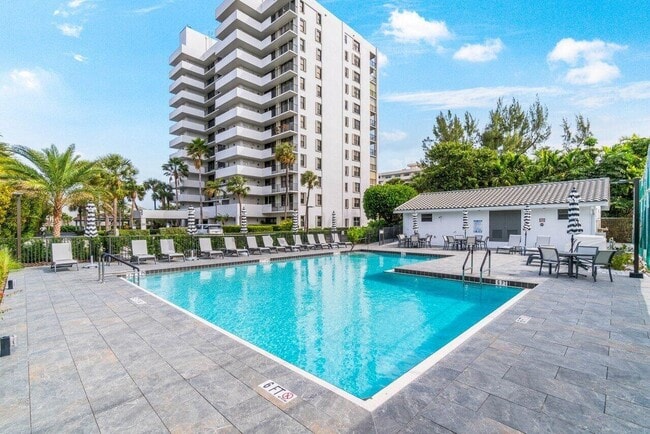 4600 S Ocean Blvd in Highland Beach, FL - Building Photo - Building Photo