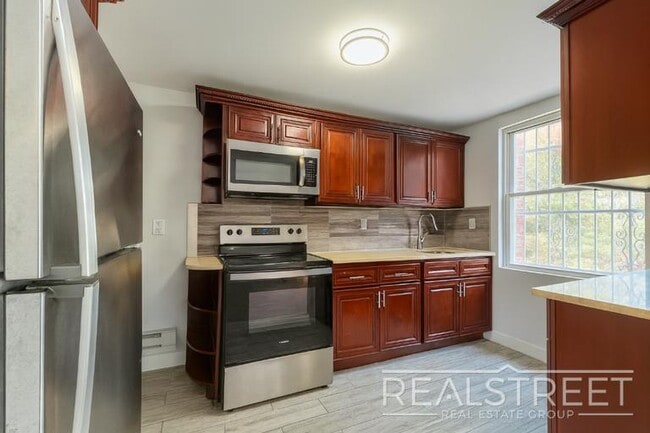 Wilson Avenue in Bronx, NY - Building Photo - Building Photo