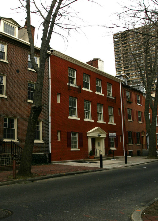 South Juniper St Apartments in Philadelphia, PA - Building Photo