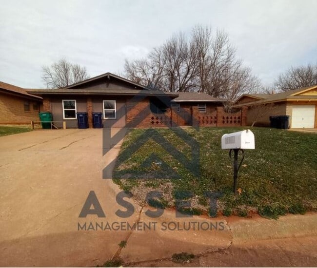 property at 2849 SE 45th St