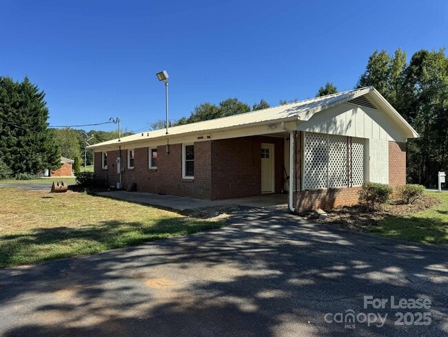 4336 E Maiden Rd in Maiden, NC - Building Photo - Building Photo