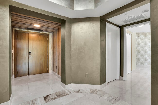 3610 Gardens Pkwy in Palm Beach Gardens, FL - Building Photo - Building Photo