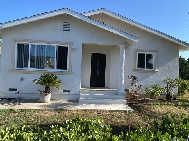 property at 15634 N Hudson Ave
