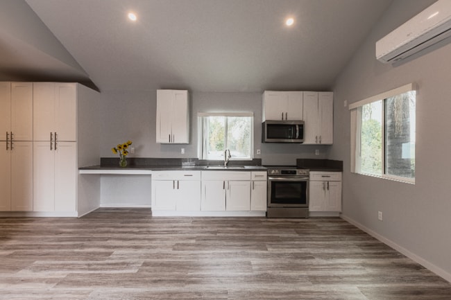 2191 Chestnut Ave in Long Beach, CA - Building Photo - Building Photo