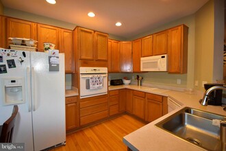 805 Thicket Ct in Odenton, MD - Building Photo - Building Photo